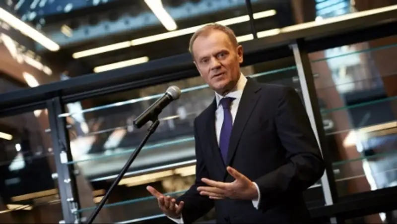 Дональд Туск поддержал Коморовского перед вторым туром президентских выборов в Польше