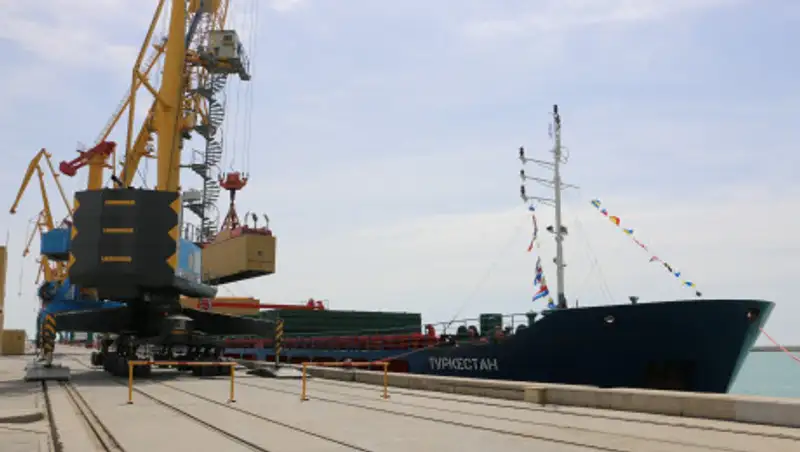 Растут объемы контейнерных перевозок по фидерной линии "Казмортрансфлота"