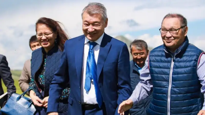 Ахметову рассказали об уникальном археологическом памятнике