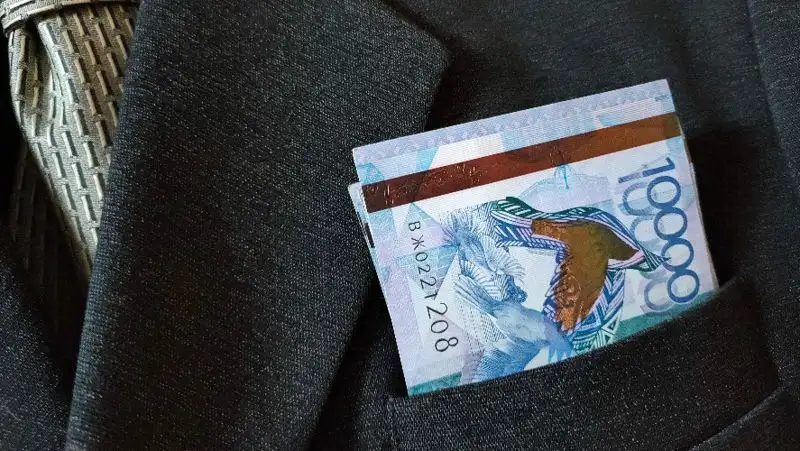 Антикор задержал работника районного суда в Алматы за взятку