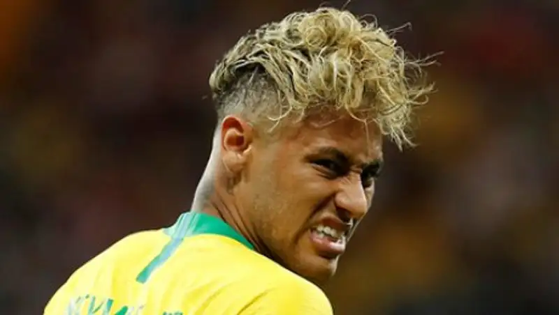 Новую прическу Неймара жестко высмеяли в соцсетях