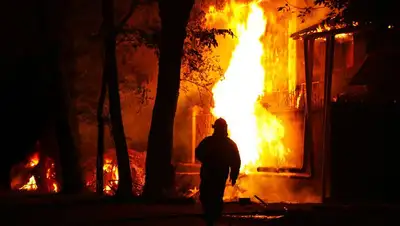 пожар, пожарные , фото - Новости Zakon.kz от 01.06.2022 11:53