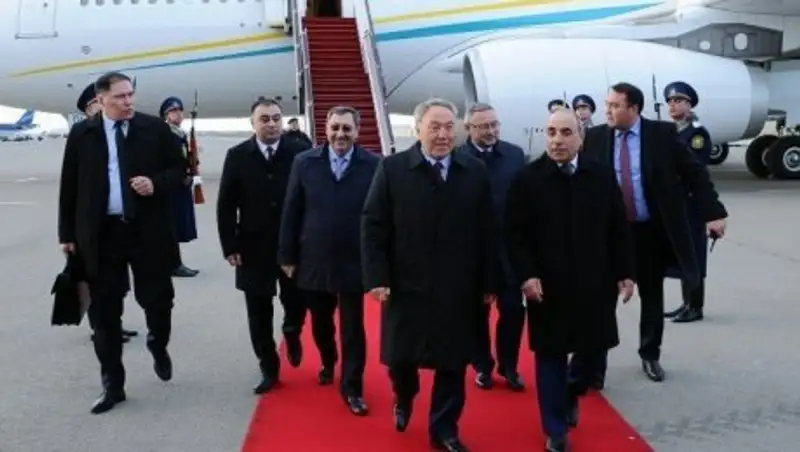 Президент РК прибыл с официальным визитом в Азербайджан