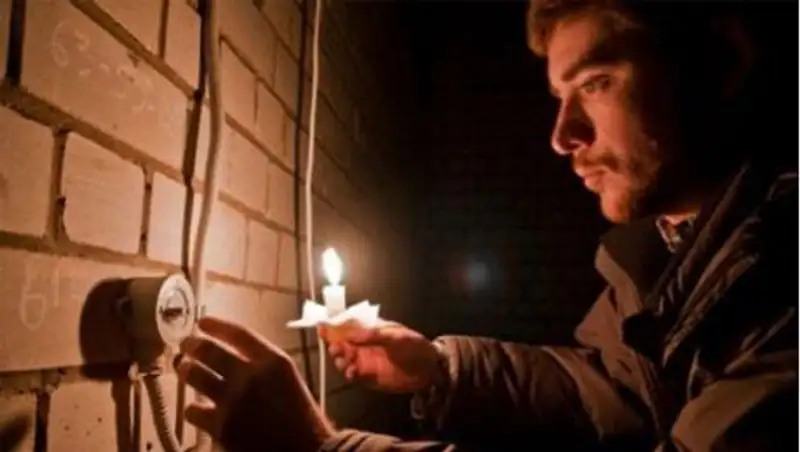 Украина обесточит Крым на шесть часов в день