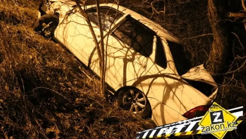 ДТП в Алматы: По дороге на Медеу у машины отказали тормоза