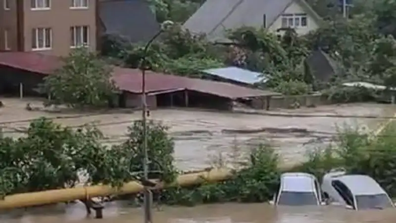 Жителей Сочи хотят эвакуировать из-за стихийного бедствия