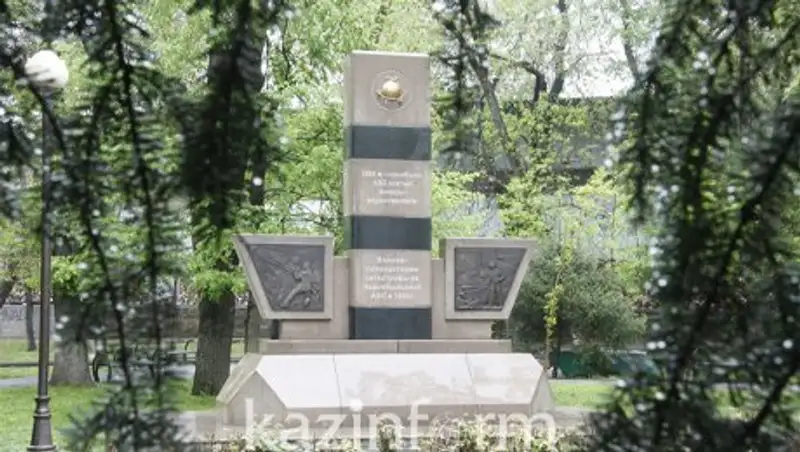 Память жертв аварии на Чернобыльской АЭС почтили алматинцы