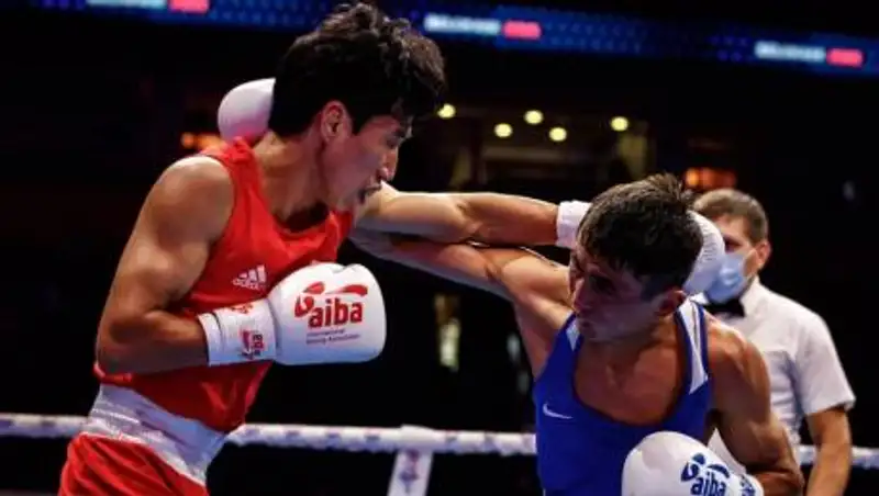Боксер Махмуд Сабырхан завоевал вторую медаль для Казахстана