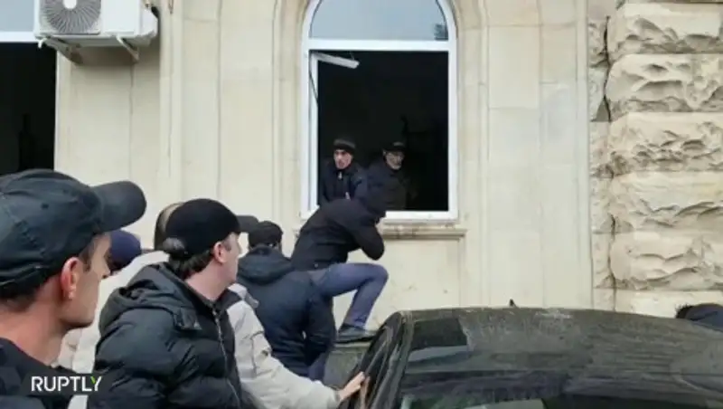 Президент Абхазии не намерен уходить в отставку