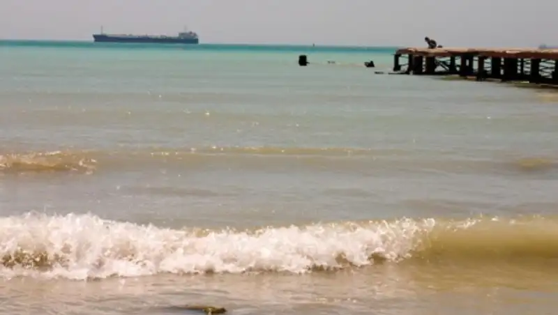 Актауские прокуроры выявили ряд нарушений при обустройстве нового пляжа