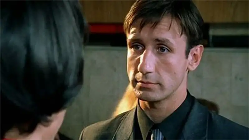 Актера Филиппа Феоктистова ранили из травматического оружия в Москве