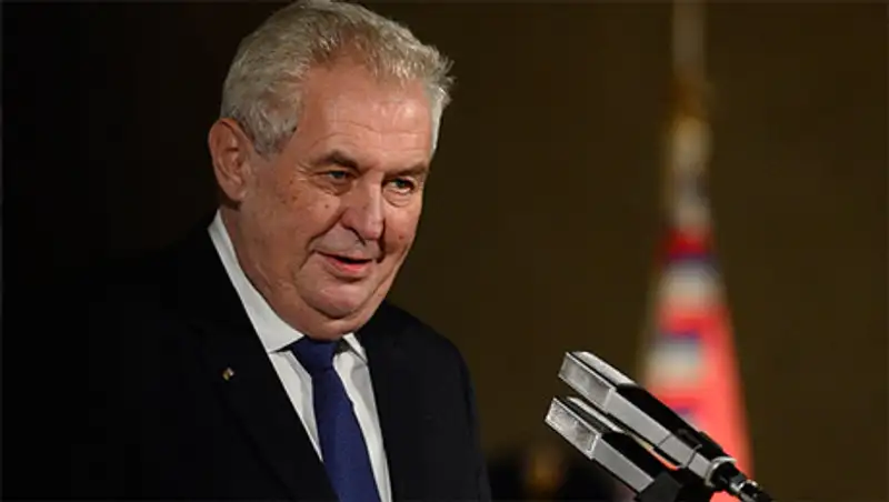 Слова лидера Чехии о Путине вызвали скандал