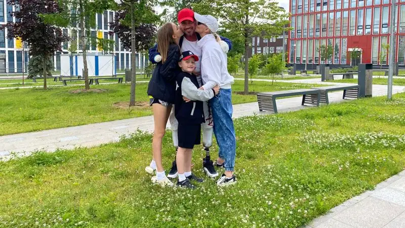 Мои спасители – Костомаров опубликовал семейное фото