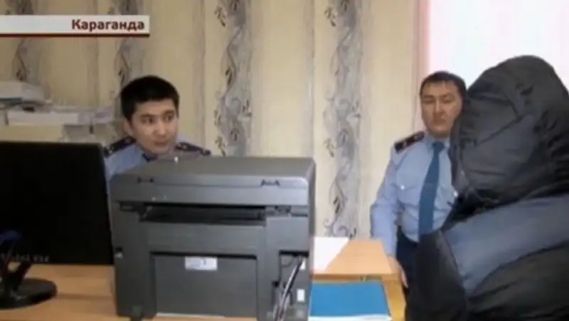 В Караганде бдительные соседи спасли пенсионерку