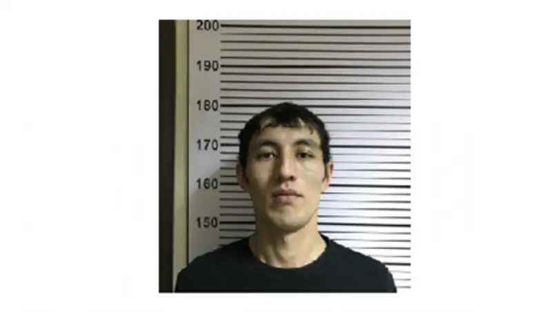 Угрожая ножницами, таксист ограбил пенсионерку