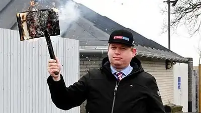 Ультраправый датский политик сжег еще один Коран у мечети в Копенгагене, фото - Новости Zakon.kz от 28.01.2023 01:41