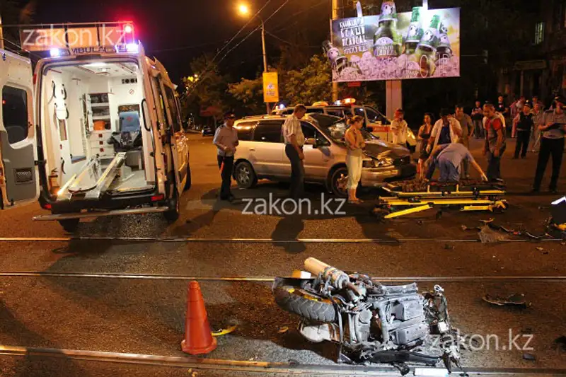 Еще одно жуткое ДТП с участием двухколесного транспорта произошло в Алматы (фото), фото - Новости Zakon.kz от 05.07.2013 16:30