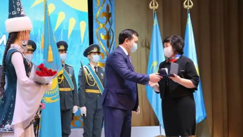 Карагандинцам вручили государственные награды в канун Дня независимости