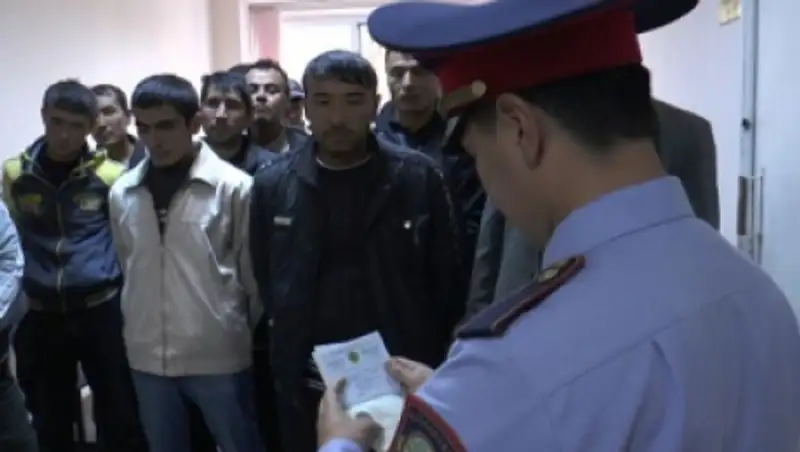 В Петропавловске двух таджикистанцев выдворили за пределы страны