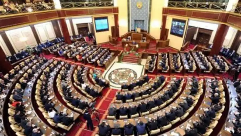 В Астане началось совместное заседание палат Парламента РК