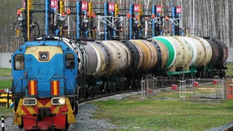 Минэнерго и МНЭ РК договорились ввозить бензин по рыночным ценам