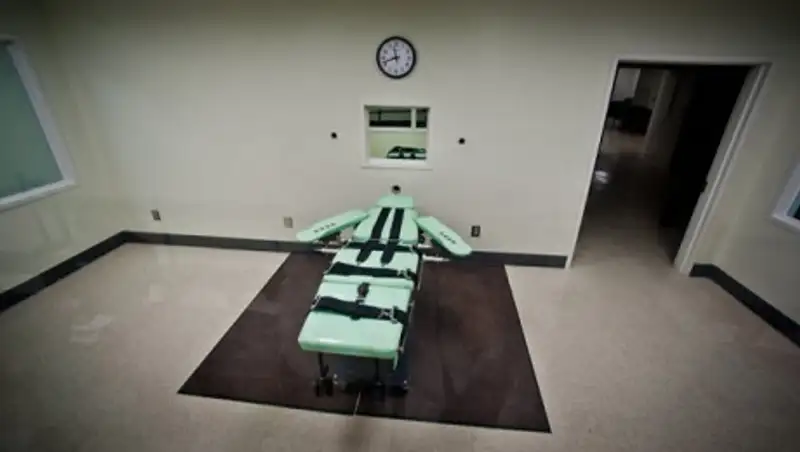 Cерийного убийцу и насильника "Бобби" Джо Лонга казнили США