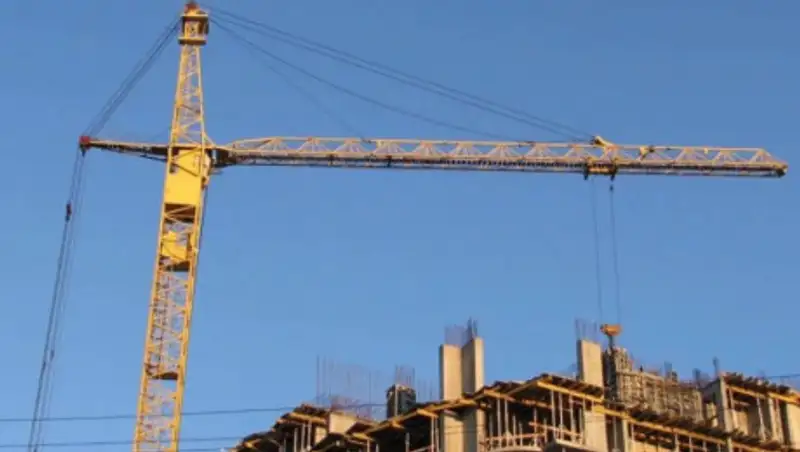 Один рабочий погиб, другой пострадал при демонтаже здания в Карагандинской области