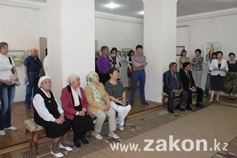 В Восточно-Казахстанском музее искусств открылась выставка Шангерея Ибраева (фото) В Восточно-Казахстанском музее искусств открылась выставка Шангерея Ибраева (фото), фото - Новости Zakon.kz от 17.05.2012 17:25