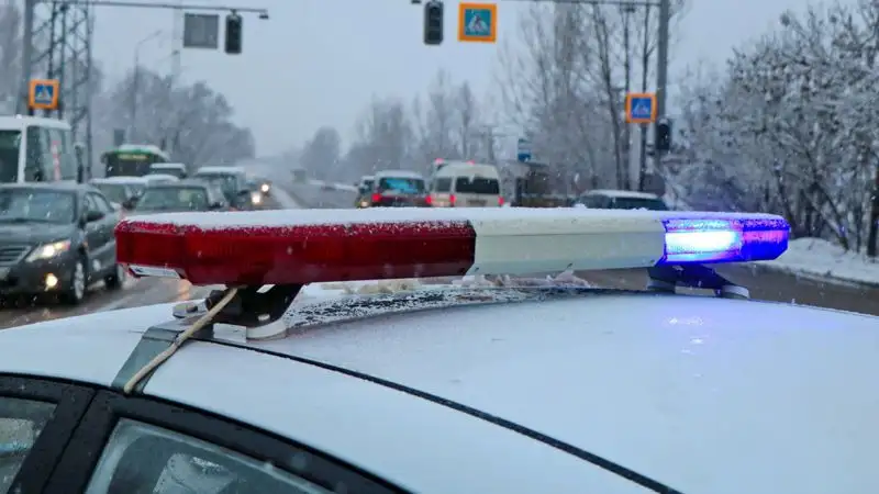 Мужчина угрожал поджечь себя напротив ДП Карагандинской области