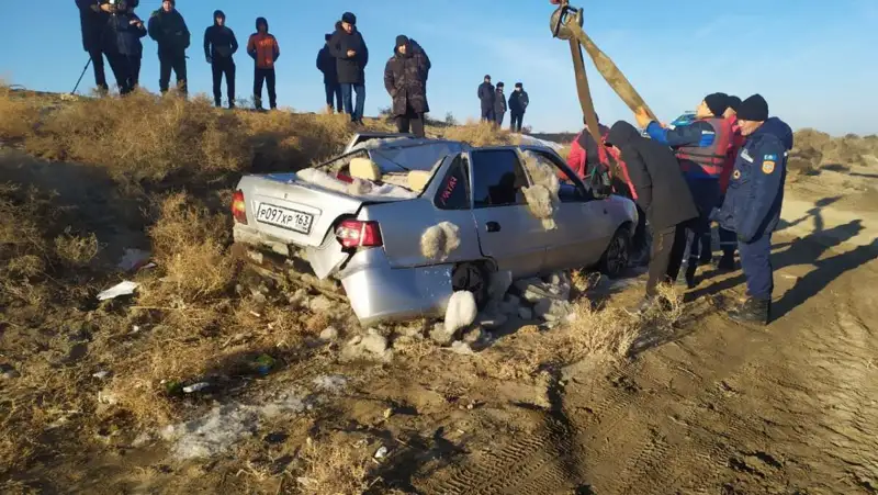 Автомобиль упал в реку в Кызылорде — водитель погиб