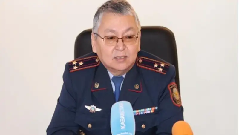 В ЗКО помощник участкового насмерть забил сельчанина