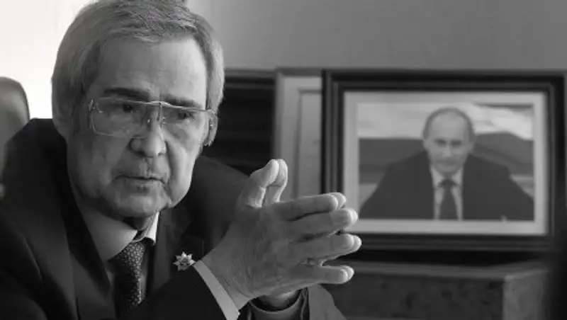 Тулеев попросил прощения у Путина за пожар в Кемерово