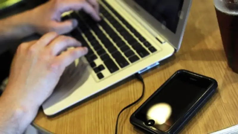 В РК с 2016 года порядка 3 тысяч школ и больниц подключат к электронному правительству