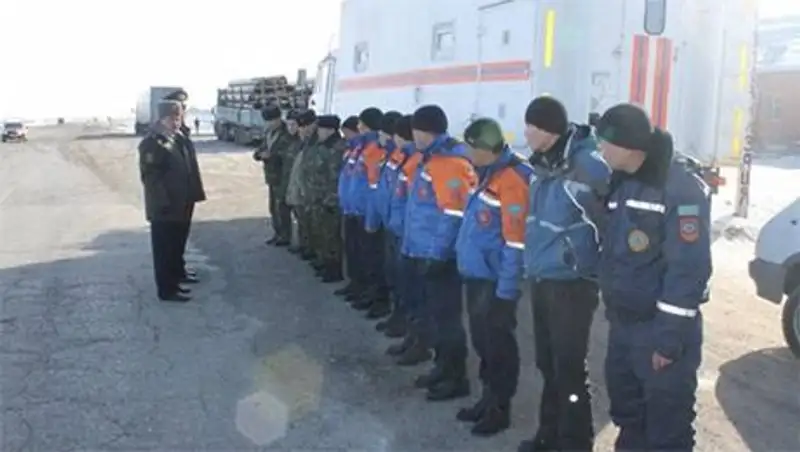 В Кызылординской области спасатели сопровождают ледоход на Сырдарье