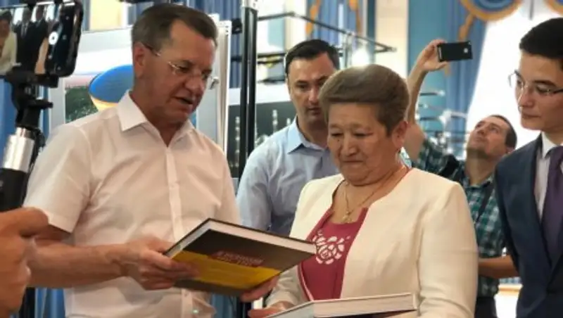 В Астрахани прошла фотовыставка, посвященная 20-летию казахстанской столицы