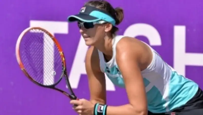 Ярослава Шведова и Тимеа Бабош стали полуфиналистками парного разряда в Майами