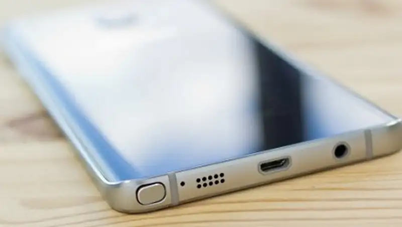 Назван самый популярный в мире смартфон