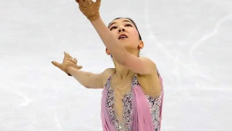 Турсынбаева завоевала серебро на "Турнире четырех континентов"