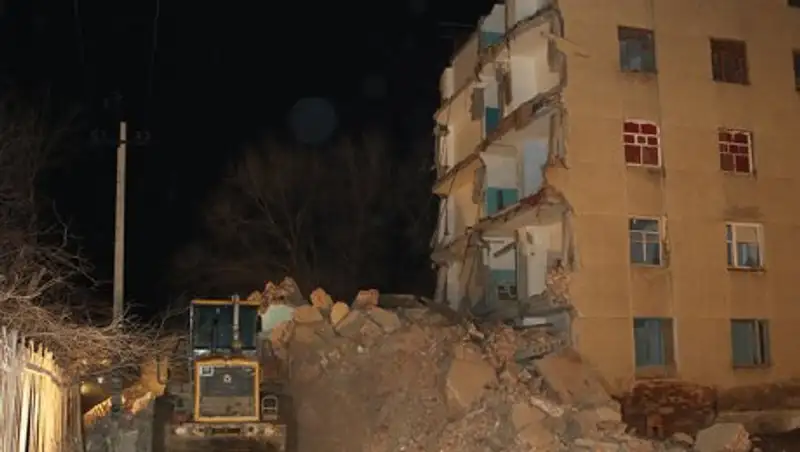 В Кызылорде обрушилось нежилое общежитие