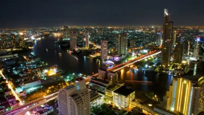 Трёх британцев накажут палками и тюрьмой за секс с пьяной малайзийкой в Таиланде