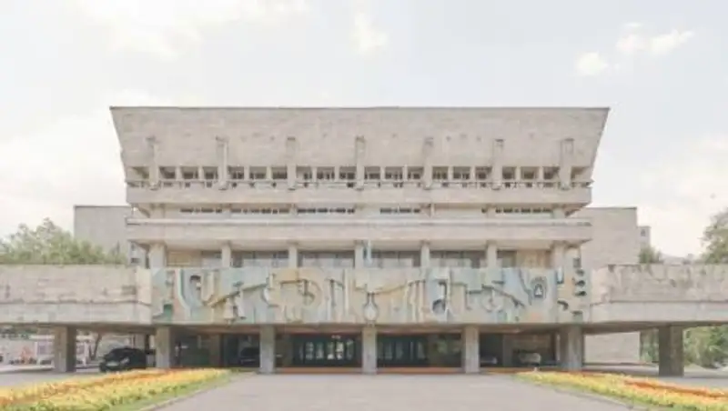 Артисты Легендарного Театра поздравляют страну с Наурыз Мейрамы