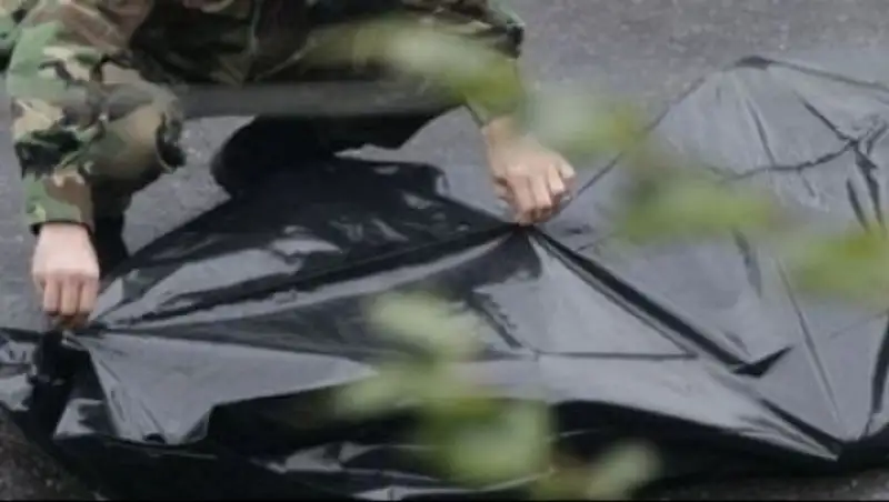 В Костанае во дворе жилого дома нашли тело задушенной шестидесятилетней женщины