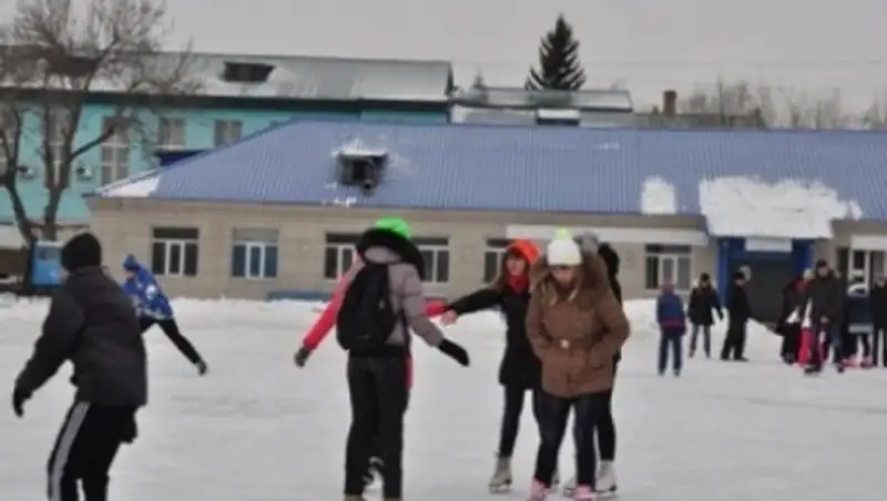 В Усть-Каменогорске возобновили работу ледовые катки и лыжные трасс