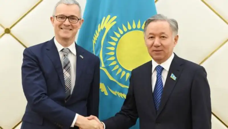 Нигматулин принял посла Франции