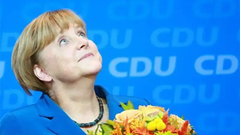 Ангеле Меркель спели песенку в Брюсселе