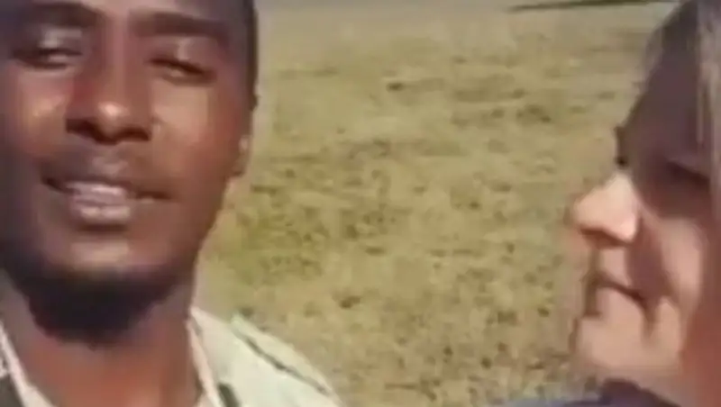 В Танзании гида арестовали за неправильный перевод