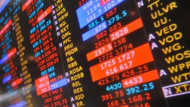 Курс доллара на утренних торгах KASE составил 269,81 тенге