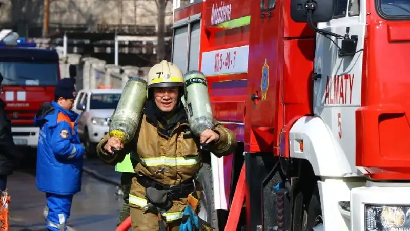 пожарный , фото - Новости Zakon.kz от 03.03.2022 15:04