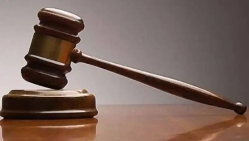 Военному летчику, посадившему самолет без шасси, изменен приговор