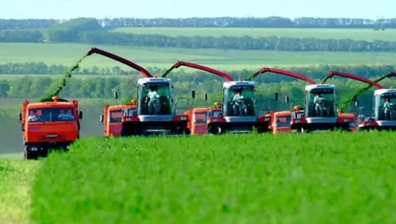 В СКО в текущем году запустят завод по производству комбайнов и тракторов